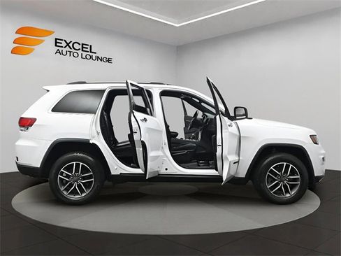 Used 2021 Jeep Grand Cherokee Limited w/ Premium Lighting Group image 55