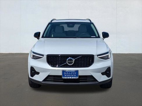 New 2026 Volvo XC40 B5 Plus w/ Protection Package Premier AWD/4WD image 4