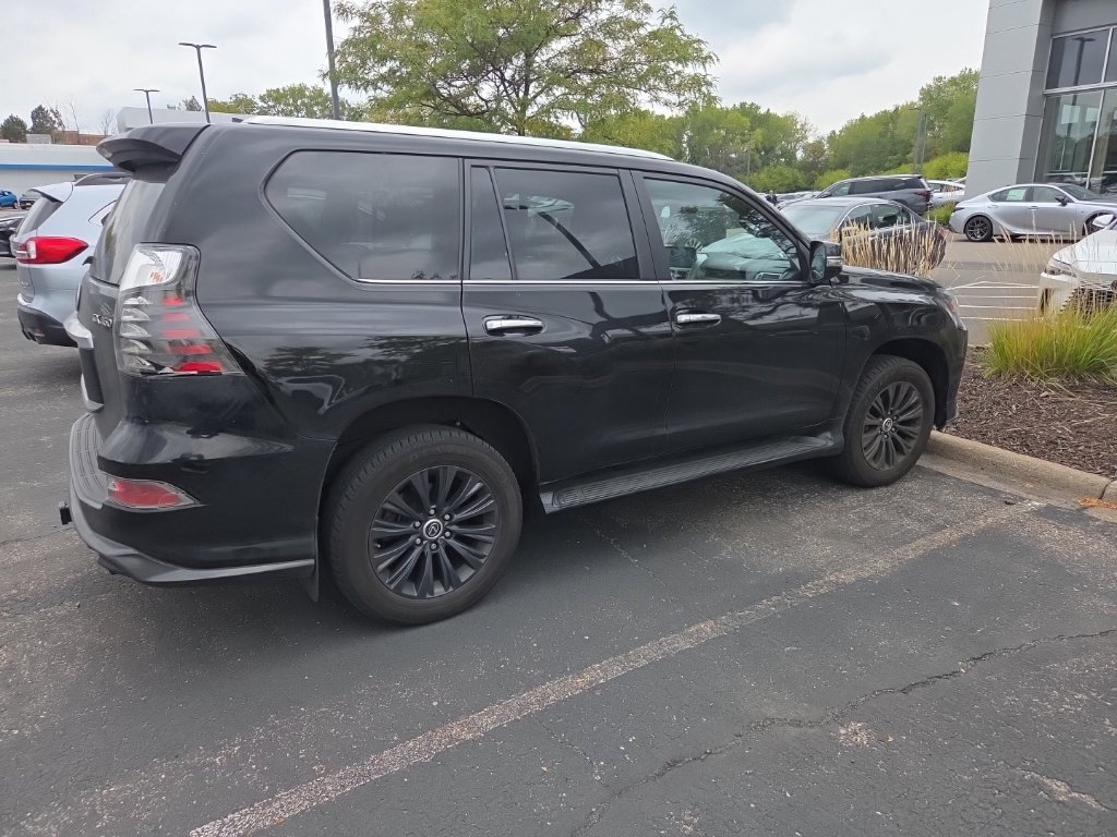 Used 2023 Lexus GX 460 Premium w/ Accessory Package AWD/4WD image 14