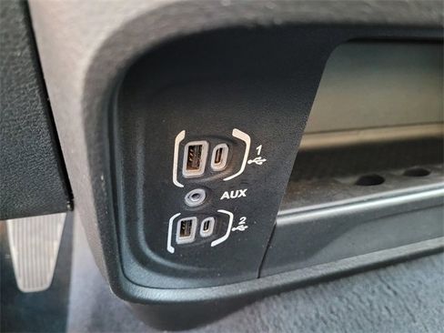 Used 2024 RAM 2500 Big Horn w/ Bed Utility Group image 21