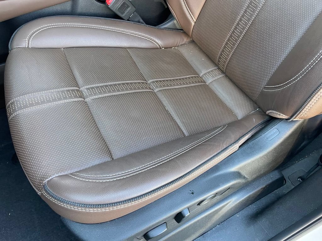 Used 2025 Chevrolet Tahoe High Country AWD/4WD image 25