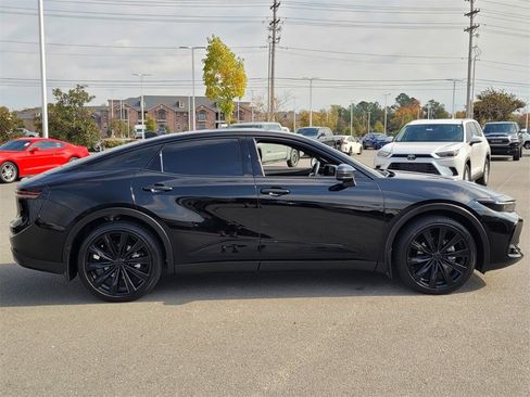 Used 2025 Toyota Crown Platinum image 2