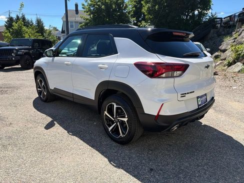 Used 2023 Chevrolet TrailBlazer RS w/ Technology Package AWD/4WD image 3