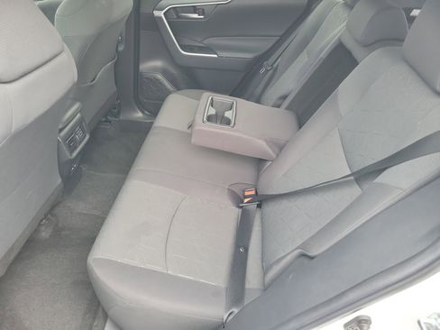 Used 2022 Toyota RAV4 XLE image 12