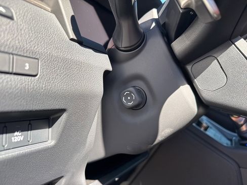 Used 2025 Lexus GX 550 image 19