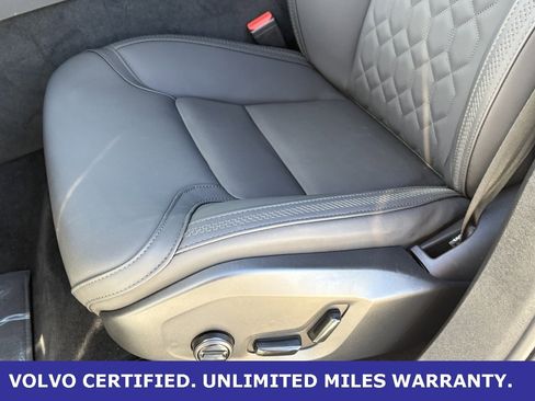 Certified 2025 Volvo XC90 B6 Plus image 30