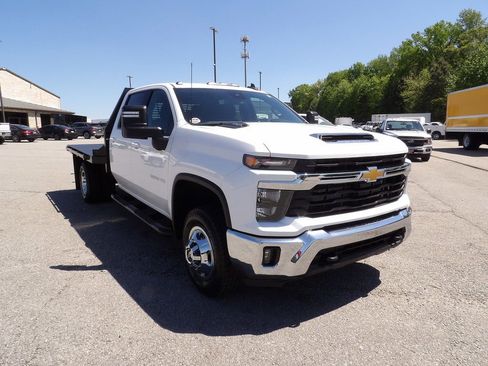 Used 2024 Chevrolet Silverado 3500 LT w/ Convenience Package AWD/4WD image 11
