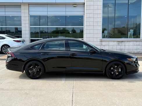 Used 2024 Honda Accord Sport image 6