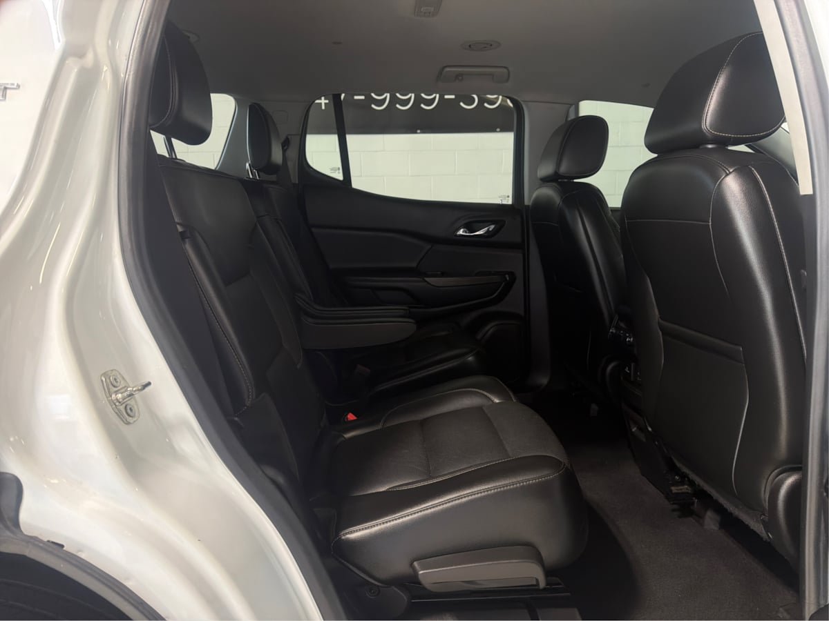 Used 2019 GMC Acadia SLT AWD/4WD image 16