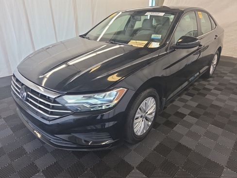 Used 2019 Volkswagen Jetta R-Line FWD image 6