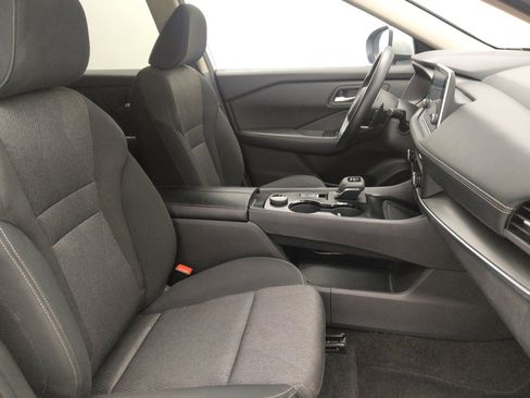 Used 2024 Nissan Rogue SV image 21