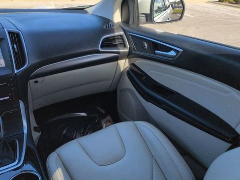 Used 2016 Ford Edge Titanium w/ Technology Package image 17