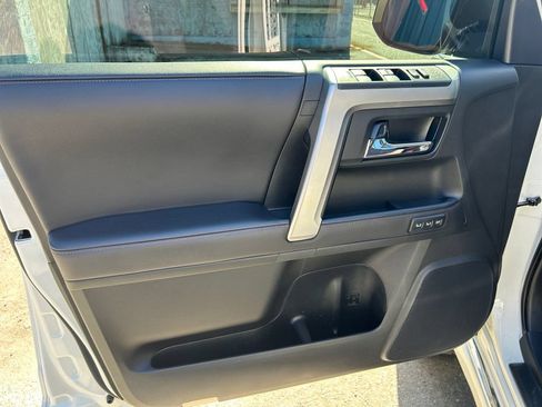 Used 2023 Toyota 4Runner Limited AWD/4WD image 21