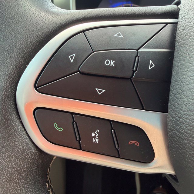 Used 2023 Chrysler Pacifica Touring-L AWD/4WD image 27