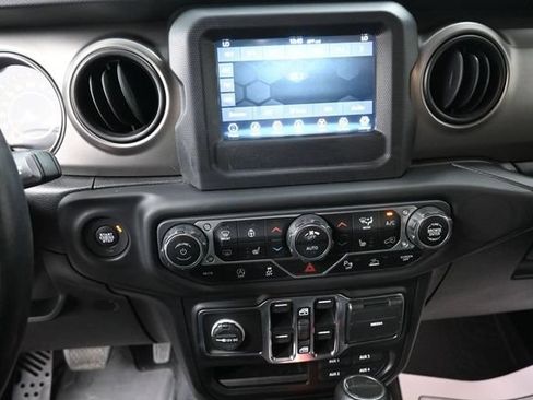 Used 2020 Jeep Gladiator Sport w/ Quick Order Package 24S AWD/4WD image 4