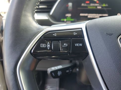 Used 2021 Audi e-tron Prestige image 24