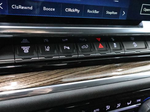 Used 2024 Chevrolet Silverado 2500 LT w/ Z71 Sport Edition image 52