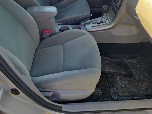 Used 2013 Toyota Corolla LE FWD image 2