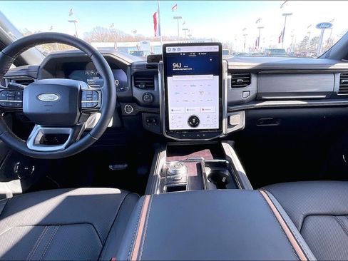 New 2024 Ford Expedition Platinum image 5