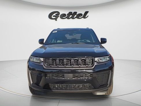 New 2026 Jeep Grand Cherokee Altitude RWD image 8