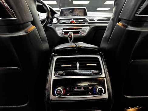 Used 2016 BMW 750i image 39