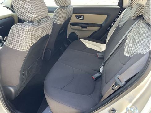 Used 2012 Kia Soul ! FWD image 13