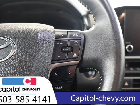 Used 2025 Toyota Camry SE FWD image 20