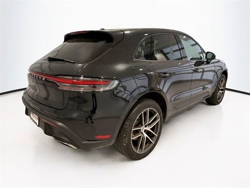 Used 2023 Porsche Macan image 7