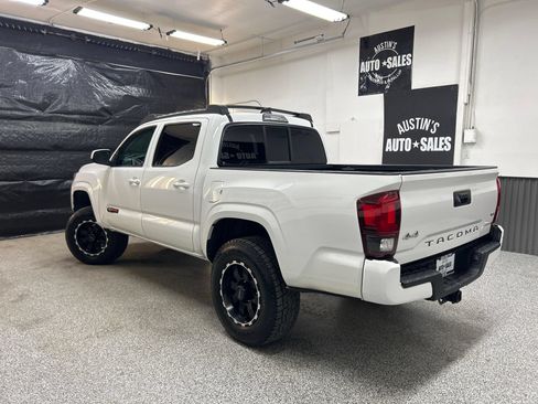 Used 2018 Toyota Tacoma SR AWD/4WD image 4