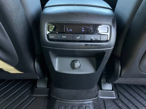 Used 2024 Hyundai Palisade SEL FWD image 36