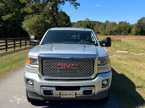 Used 2015 GMC Sierra 2500 Denali w/ Duramax Plus Package image 3