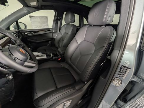 New 2026 Porsche Macan AWD/4WD image 5