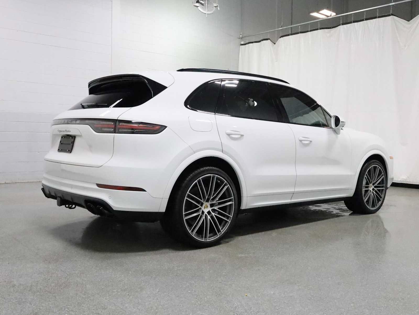 Used 2019 Porsche Cayenne Turbo AWD/4WD image 9