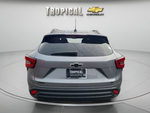 New 2026 Chevrolet Trax LT w/ Midnight Edition FWD image 4