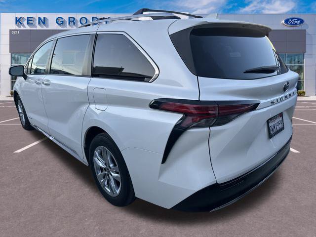 Used 2021 Toyota Sienna Limited FWD image 5
