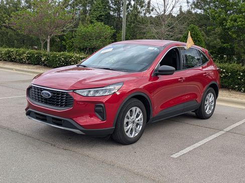 Certified 2023 Ford Escape Active w/ Cold Weather Package FWD image 8