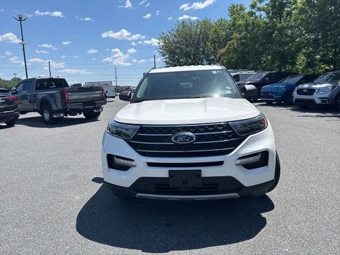 Used 2023 Ford Explorer XLT w/ Equipment Group 202A AWD/4WD image 2