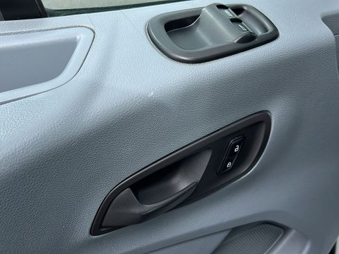 Used 2017 Ford Transit 350 XL image 17