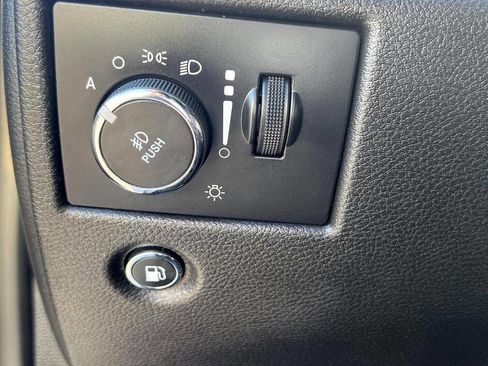 Used 2019 Jeep Grand Cherokee Limited image 27