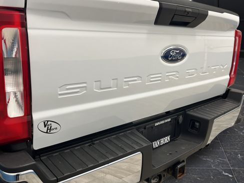 Used 2023 Ford F350 XLT AWD/4WD image 34