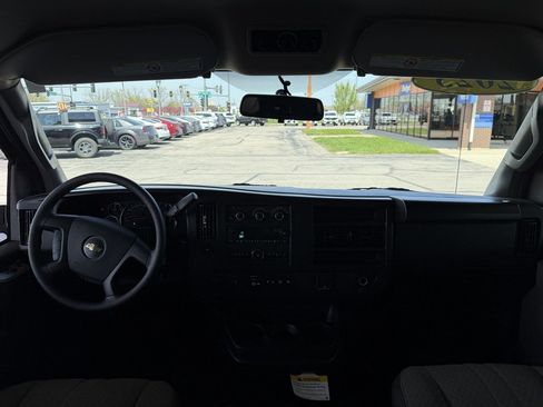 Used 2024 Chevrolet Express 3500 LT w/ LT Preferred Equipment Group RWD image 8