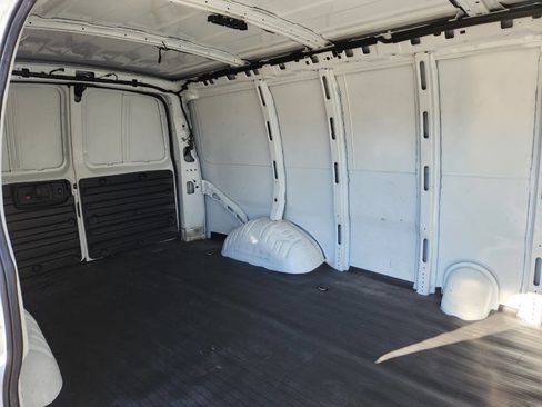 Used 2020 Chevrolet Express 2500 w/ Driver Convenience Package image 18