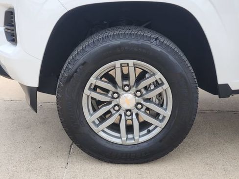 Used 2025 Chevrolet Colorado LT RWD image 16