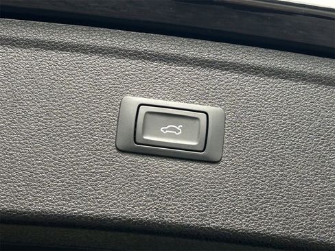 Used 2022 Audi Q5 2.0T Premium image 14