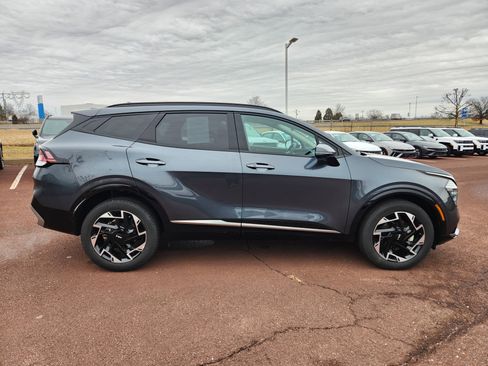 Used 2023 Kia Sportage SX image 7