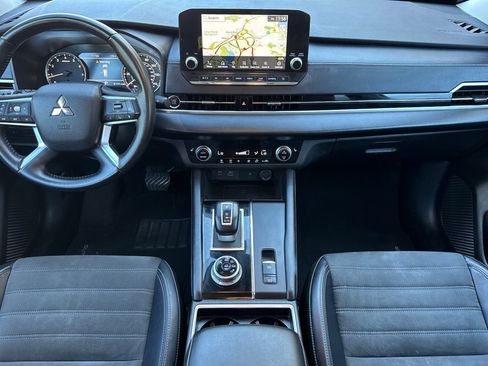 Used 2024 Mitsubishi Outlander SE image 4