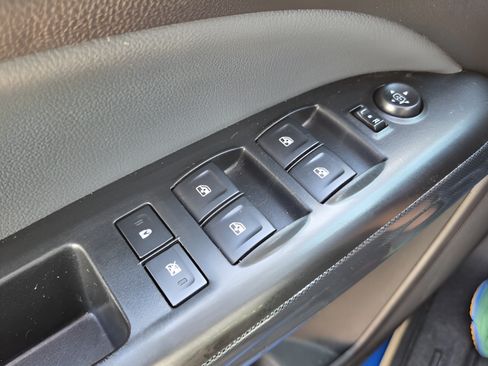 Used 2018 Chevrolet Colorado Z71 AWD/4WD image 30