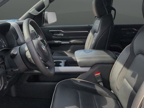 Used 2025 RAM 1500 Laramie AWD/4WD image 10