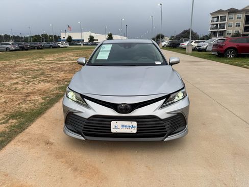 Used 2023 Toyota Camry LE FWD image 3
