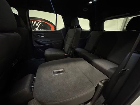 Used 2022 Chevrolet Traverse LT image 11